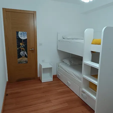 Piso Familiar Proximo A Santiago De Compostela Y La Coruna Apartamento *