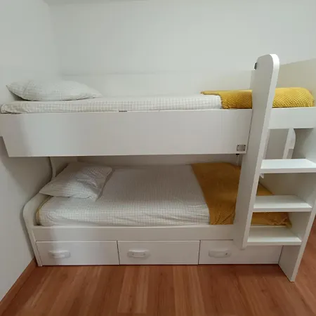 Piso Familiar Proximo A Santiago De Compostela Y La Coruna Apartamento *